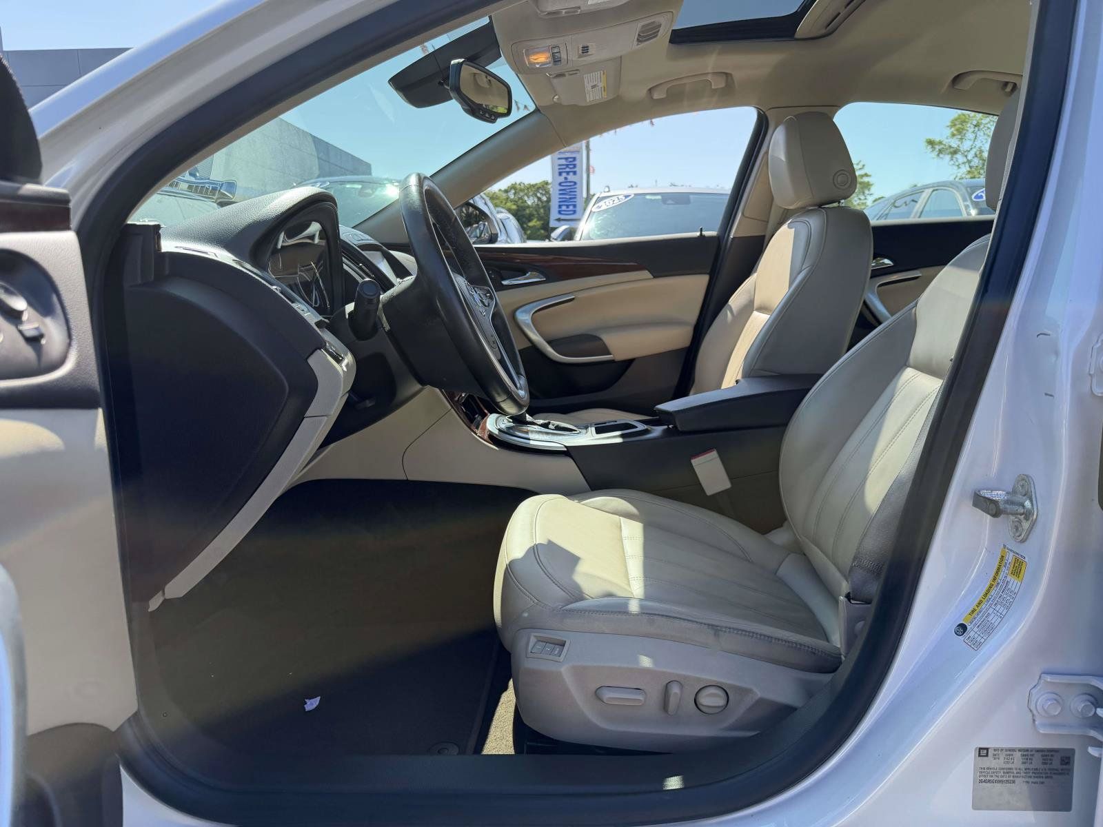 Used 2017 Buick Regal Premium w/ Driver Confidence Package #1 FWD image 9