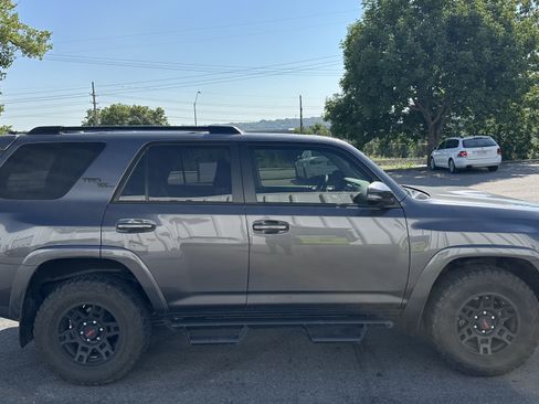 Used 2020 Toyota 4Runner TRD Off-Road Premium w/ Moonroof Package AWD/4WD image 11
