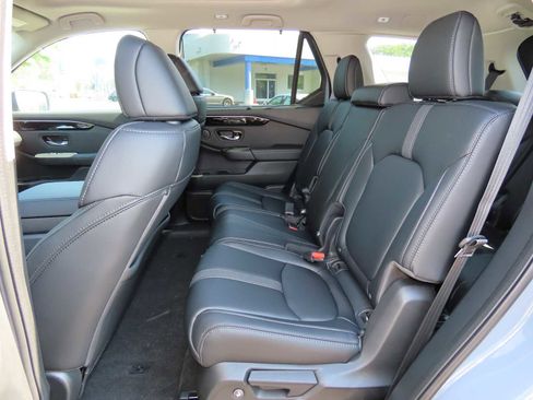 New 2025 Honda Pilot Touring image 13