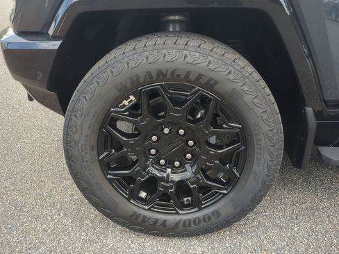 Used 2025 GMC Hummer EV 2X image 34