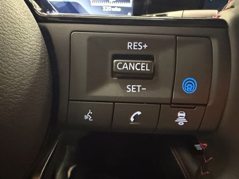 Used 2025 Nissan Kicks SR image 32