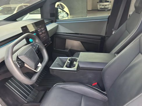 Used 2024 Tesla Cybertruck AWD Crew Cab image 14