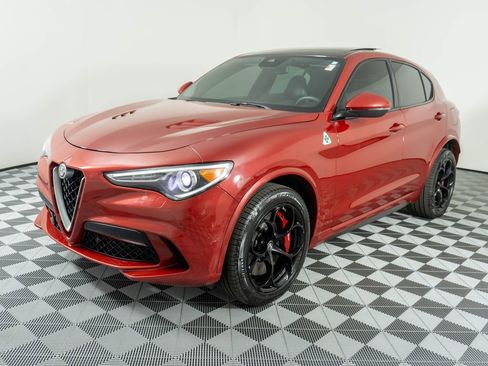 Used 2018 Alfa Romeo Stelvio Quadrifoglio w/ Convenience Package AWD/4WD image 3