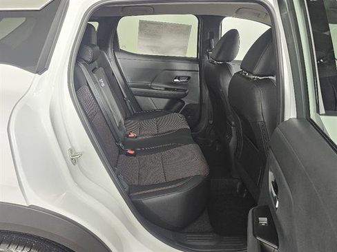 New 2026 Nissan Kicks SR w/ Cold Weather Package image 15