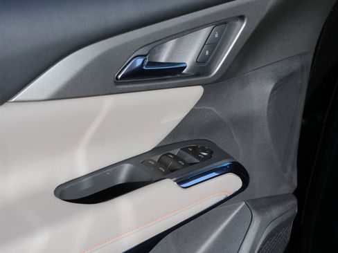 New 2026 Chevrolet Traverse LT image 11