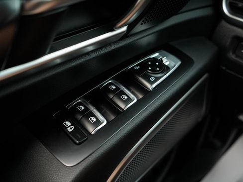 Used 2025 Kia Telluride S FWD image 33