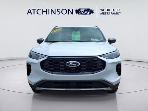 Used 2025 Ford Escape ST-Line w/ Tech Pack #1 AWD/4WD image 2