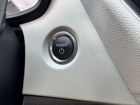 Used 2025 Toyota Corolla LE w/ Convenience Package FWD image 21