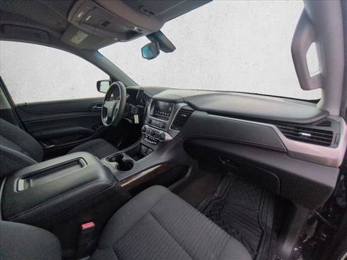 Used 2018 Chevrolet Suburban LS RWD image 19