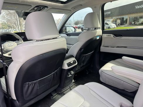 Used 2025 Hyundai Palisade Calligraphy image 24