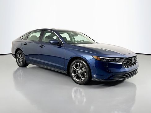 Certified 2024 Honda Accord EX image 3