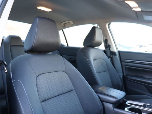 Used 2024 Nissan Altima 2.5 SV image 14