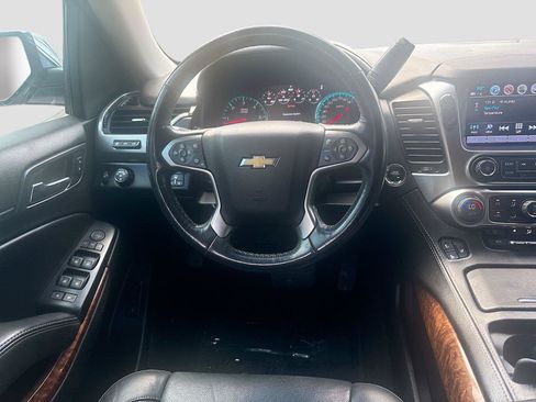 Used 2018 Chevrolet Suburban Premier RWD image 16
