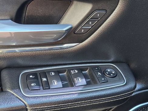 Used 2023 RAM 1500 Laramie AWD/4WD image 19