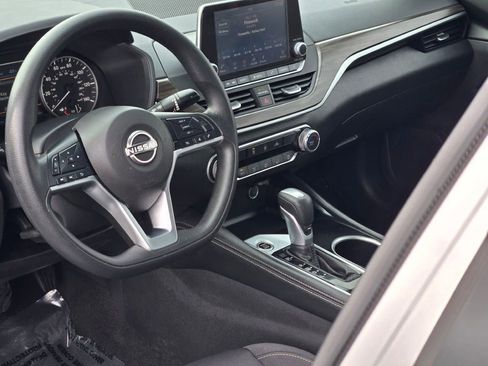 Used 2023 Nissan Altima 2.5 SV image 21