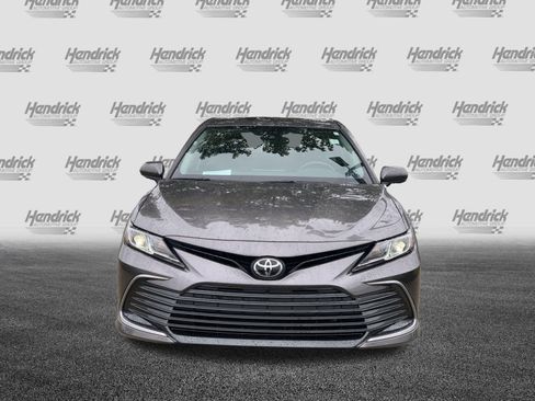 Used 2022 Toyota Camry LE image 3