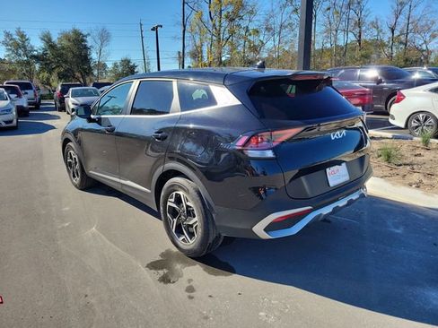 Used 2024 Kia Sportage LX image 3