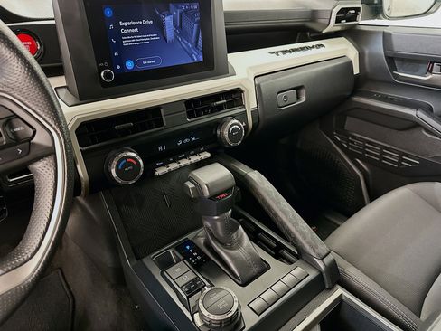 Used 2024 Toyota Tacoma TRD Sport image 26