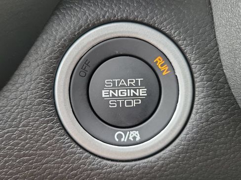 Used 2025 RAM 1500 Tradesman AWD/4WD image 24