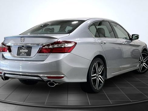 Used 2017 Honda Accord Sport image 2