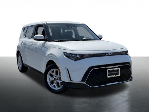 Certified 2024 Kia Soul LX w/ Option Group 015 FWD image 1