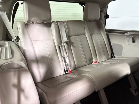 Used 2015 Lincoln Navigator 4WD image 31