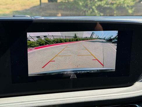 Used 2025 Buick Envista Sport Touring image 17