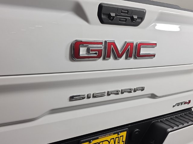 Used 2024 GMC Sierra 1500 AT4 w/ AT4 Preferred Package AWD/4WD image 11