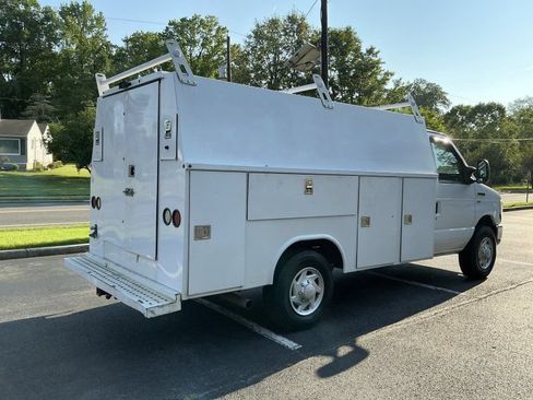 Used 2016 Ford E-350 and Econoline 350 Super Duty w/ Power Windows & Locks Group RWD image 5