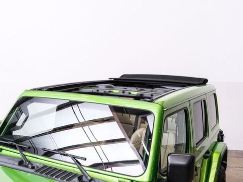 Used 2019 Jeep Wrangler Unlimited Rubicon AWD/4WD image 2