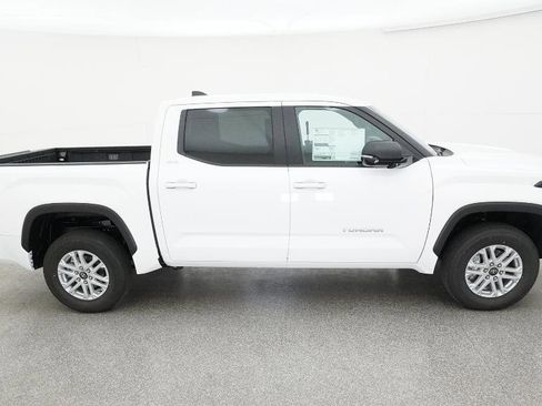 New 2026 Toyota Tundra SR5 AWD/4WD image 19