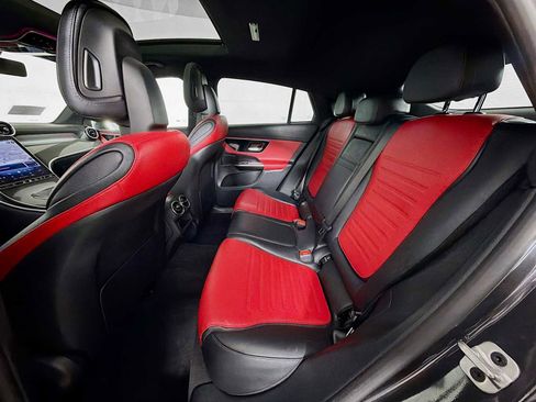 Used 2024 Mercedes-Benz GLC 300 4MATIC image 21