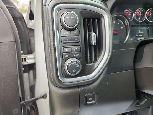 Used 2022 Chevrolet Silverado 3500 LT w/ Convenience Package AWD/4WD image 26