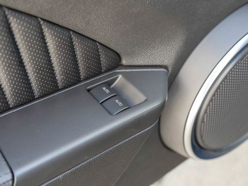 Used 2010 Ford Mustang Shelby GT500 RWD image 12