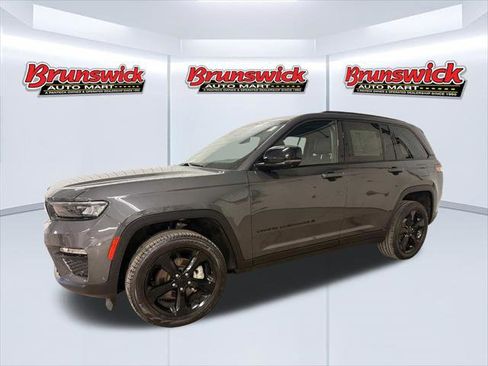 Certified 2020 Jeep Grand Cherokee Laredo w/ Quick Order Package 2BN North image 2
