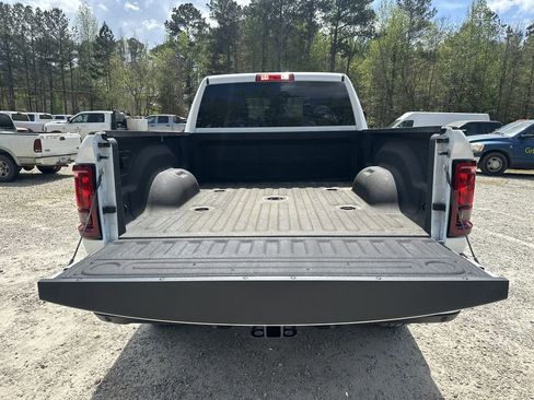 New 2026 RAM 2500 Big Horn AWD/4WD image 18