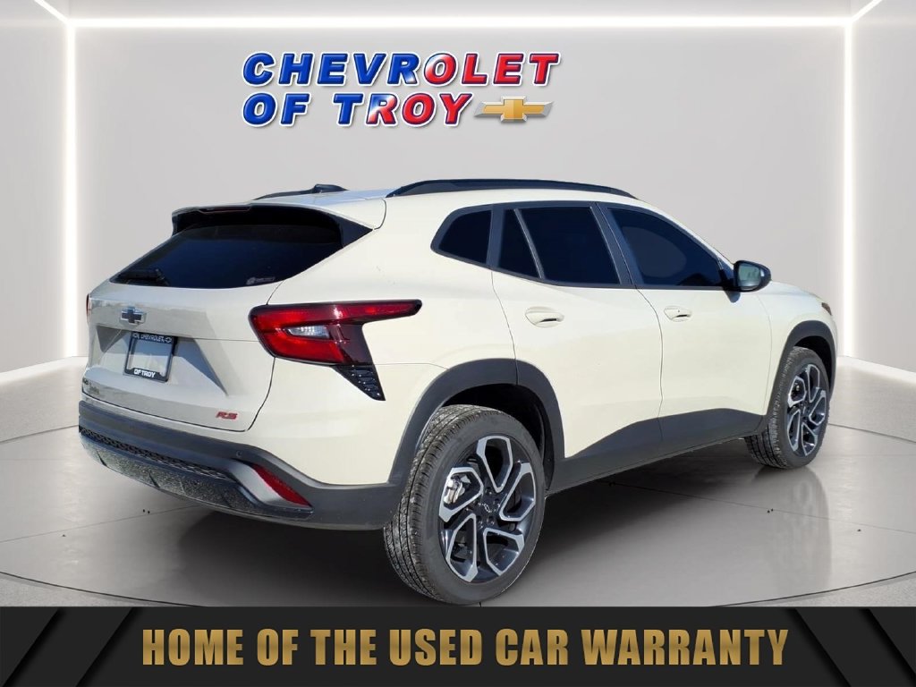 Used 2026 Chevrolet Trax RS w/ Sunroof Package FWD image 9