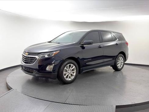 Used 2020 Chevrolet Equinox LT w/ Driver Convenience Package FWD image 2