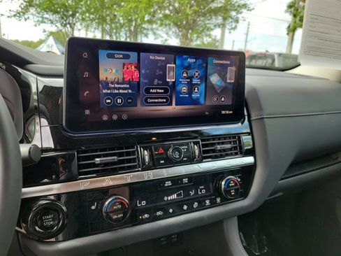 Used 2026 Nissan Pathfinder SV image 29