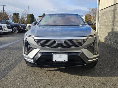 New 2026 Cadillac Optiq Luxury 2 image 12