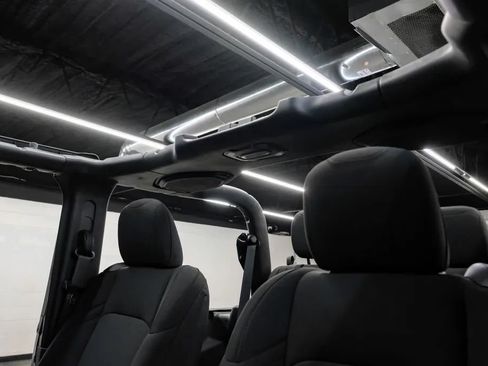 Used 2021 Jeep Wrangler Sport AWD/4WD image 6