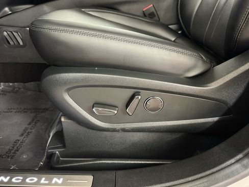 Used 2022 Lincoln Nautilus Reserve w/ Equipment Group 201A image 14