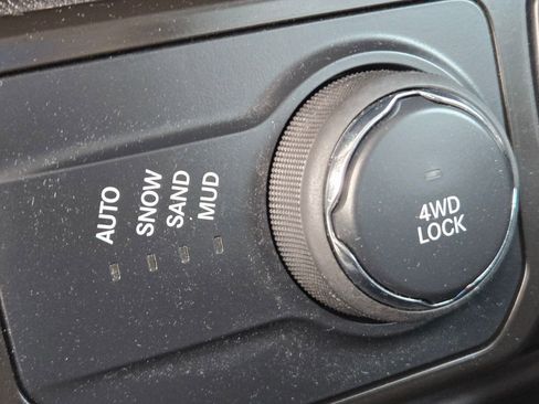 Used 2023 Jeep Renegade Latitude image 33