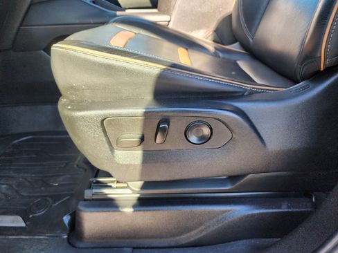 Used 2022 GMC Yukon XL AT4 image 26