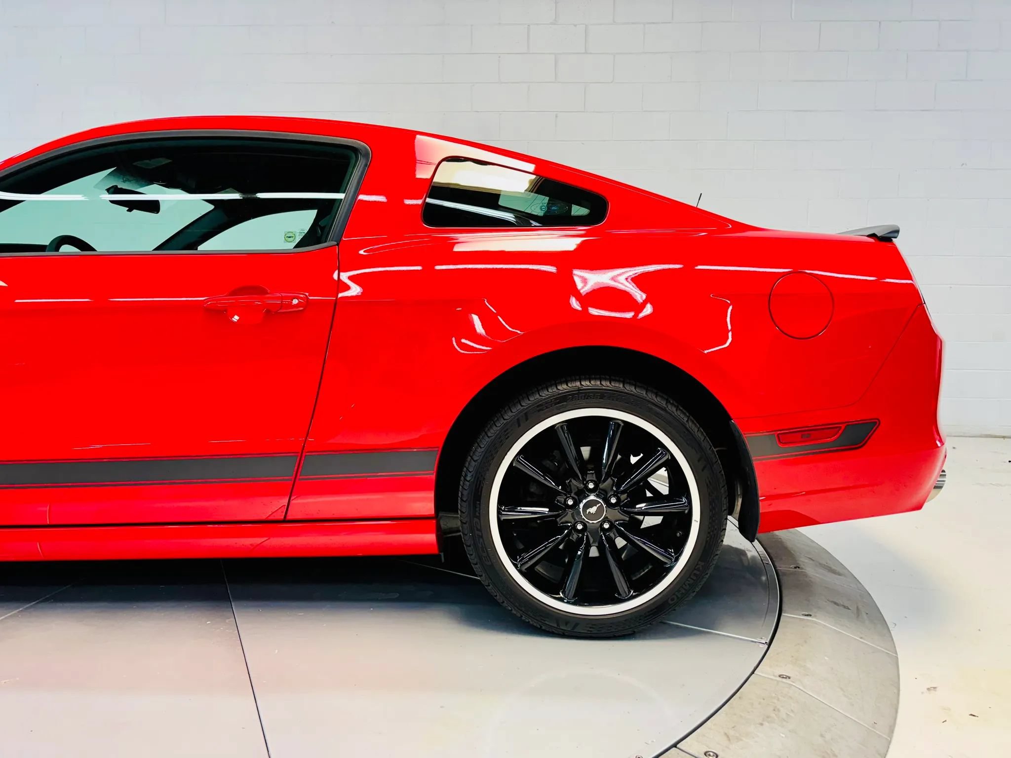 Used 2013 Ford Mustang Boss 302 RWD image 11