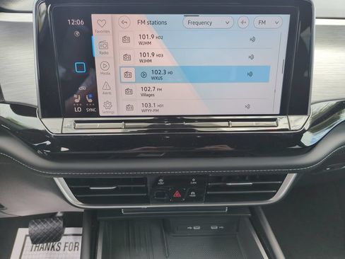New 2026 Volkswagen Atlas Cross Sport SE FWD image 37