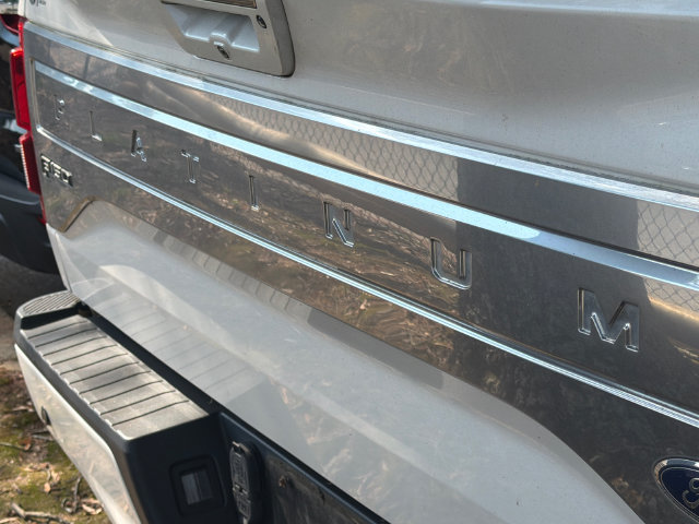 Used 2016 Ford F150 Platinum w/ Equipment Group 701A Luxury AWD/4WD image 12