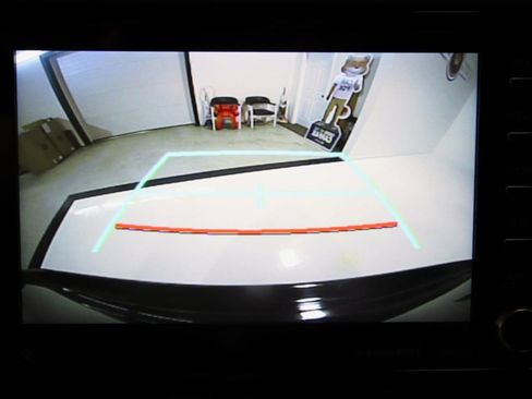 Used 2021 Toyota Highlander XLE image 46