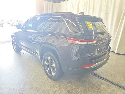 Used 2022 Jeep Grand Cherokee Limited 4xe image 2