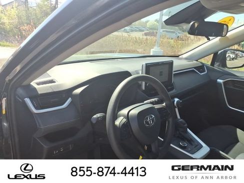 Used 2025 Toyota RAV4 LE AWD/4WD image 14